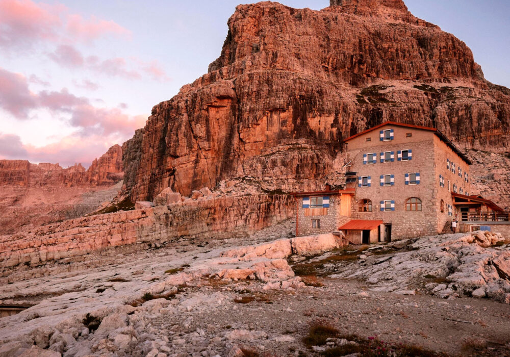 Dormire in quota: l’accoglienza autentica nei rifugi trentini